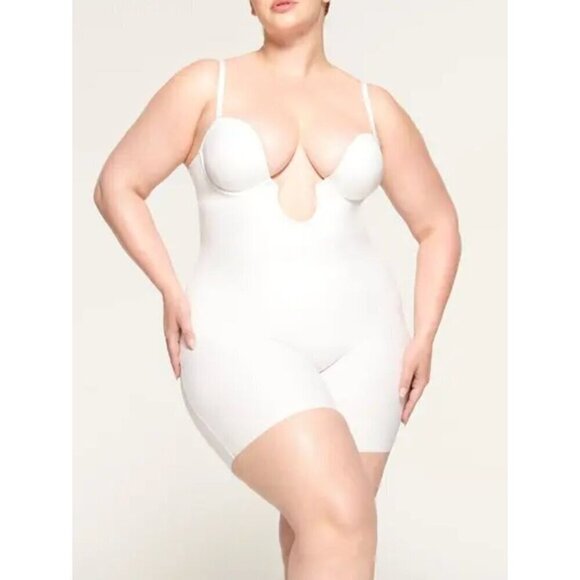 New with Tags Skims Deep Plunge Shapewear MID THIGH BODYSUIT SZ S in Marble